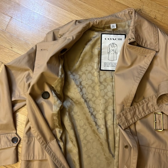 Like new coach trench coat, light - Picture 4 of 6